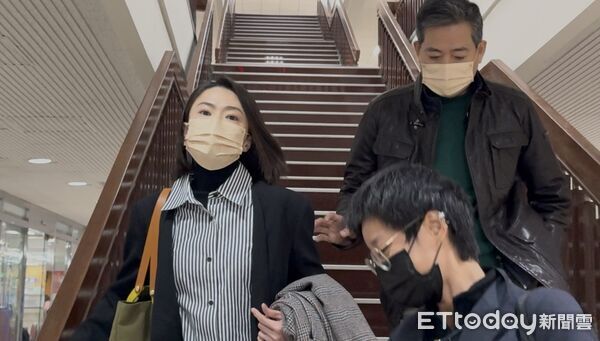 ▲▼藝人蕭大陸的妻子侯怡君，告蕭大陸前女友張金鳳說她是介入感情、涉犯誹謗罪嫌，雙方3日到台北地院出庭。（圖／記者黃哲民攝）