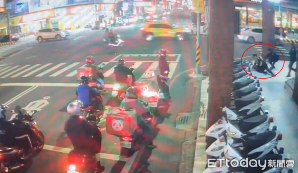 29歲足療師感情出問題「路上砍人」！20公分兇刀曝光