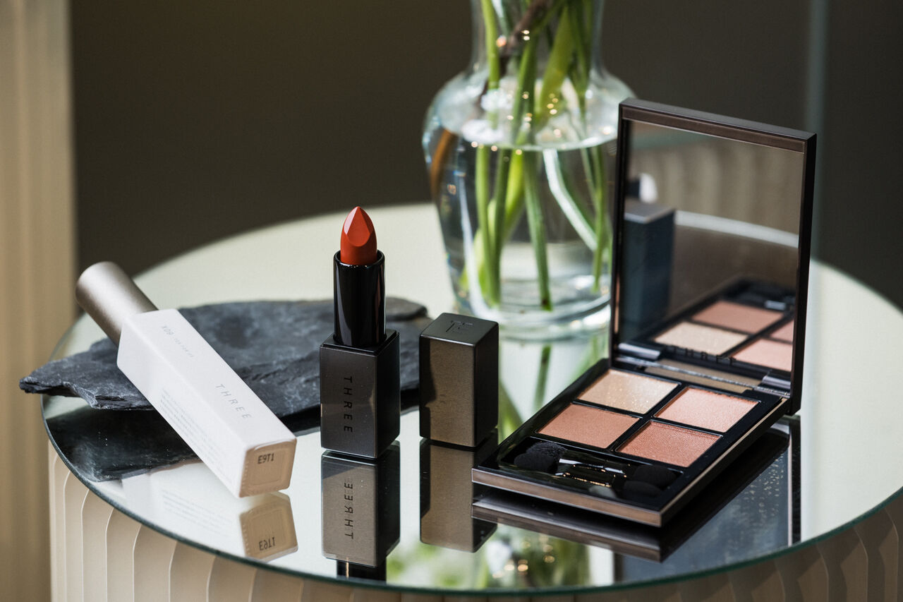 THREE首春妝登場：夢幻唇膏、新眼影盤與炫色腮紅大改版