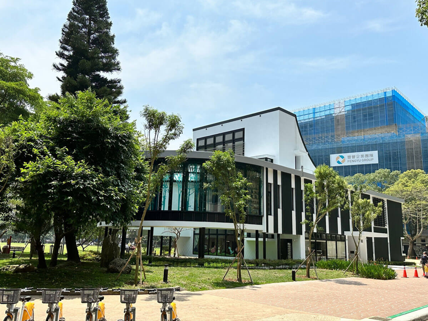 新北李科永紀念圖書館攜手動保處 設立兒童寵物圖書專區