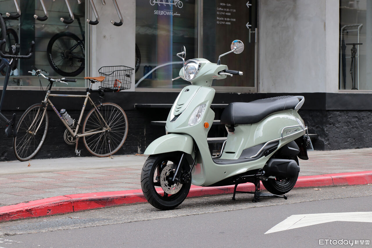▲光陽「可愛女生車＆歐風復古車」推改款！實車現身質感大提升。（圖／記者張慶輝攝）