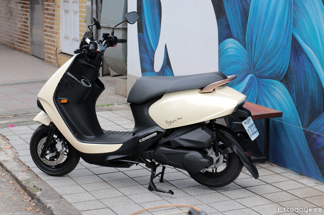 ▲光陽「可愛女生車＆歐風復古車」推改款！實車現身質感大提升。（圖／記者張慶輝攝）