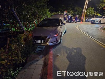 烘爐地拜拜求保佑…21歲女下山自撞山壁！熱心民眾大聲公抓她肇逃