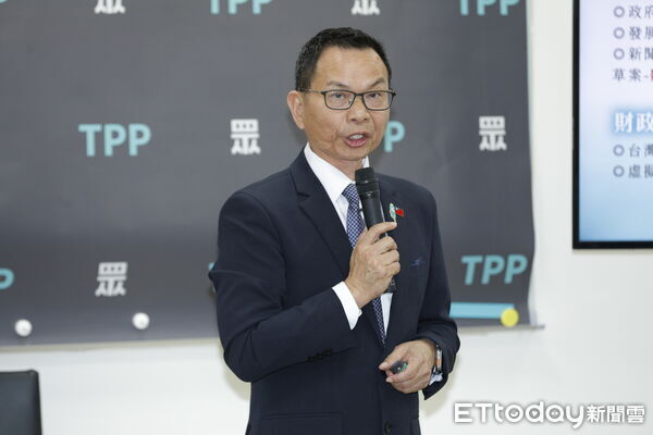 ▲▼民眾黨立法院黨團4日召開新會期優先推動法案記者會，六位新遞補委員陳清龍、王安祥、洪毓祥、李貞秀、吳春綢及邱慧洳，兩位留任立委劉書彬、陳昭姿各自提出自身想要推動的優先法案。（圖／記者湯興漢攝）