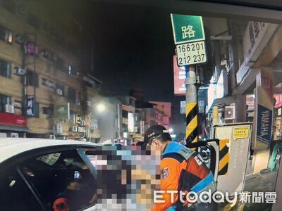 處理車禍意外變救命現場！　男駕駛癲癇發作困車內警即時馳援