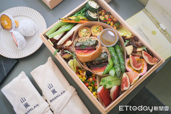 ▲雄獅x台鐵觀光列車「山嵐號」今（4日）正式駛向西部，宣布自4月3日起首度行駛台南至彰化路線,山嵐號。（圖／記者彭懷玉攝）