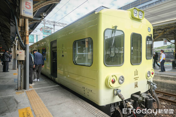 ▲雄獅x台鐵觀光列車「山嵐號」今（4日）正式駛向西部，宣布自4月3日起首度行駛台南至彰化路線,山嵐號。（圖／記者彭懷玉攝）