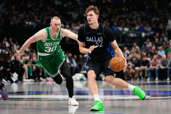 ▲個人連3戰得分至少30分，獨行俠「旗子哥」弗拉格再度打破NBA最年輕球員紀錄。（圖／達志影像／美聯社）