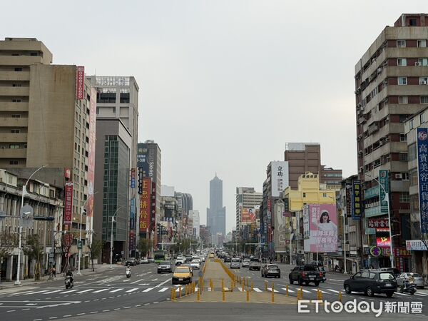▲▼高雄車站,高雄火車站,Global Mａllel 高雄車站,85大樓。（圖／記者許宥孺攝）