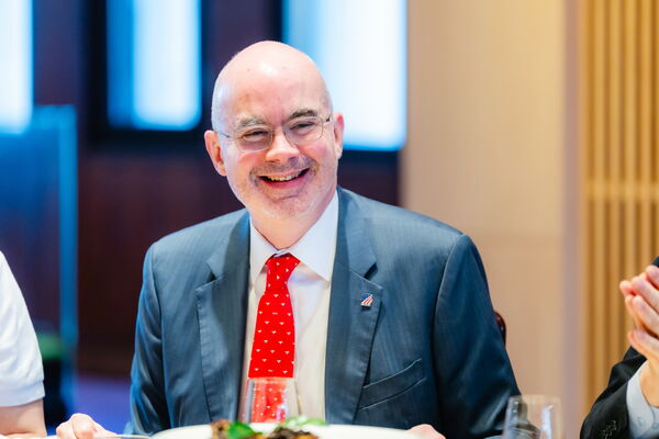 （過年留稿使用）▲▼外交部「山海珍饈迎瑞馬 團圓吉饗納新春 」，美國在台協會（AIT）處長谷立言（Raymond Greene）。（圖／外交部提供）