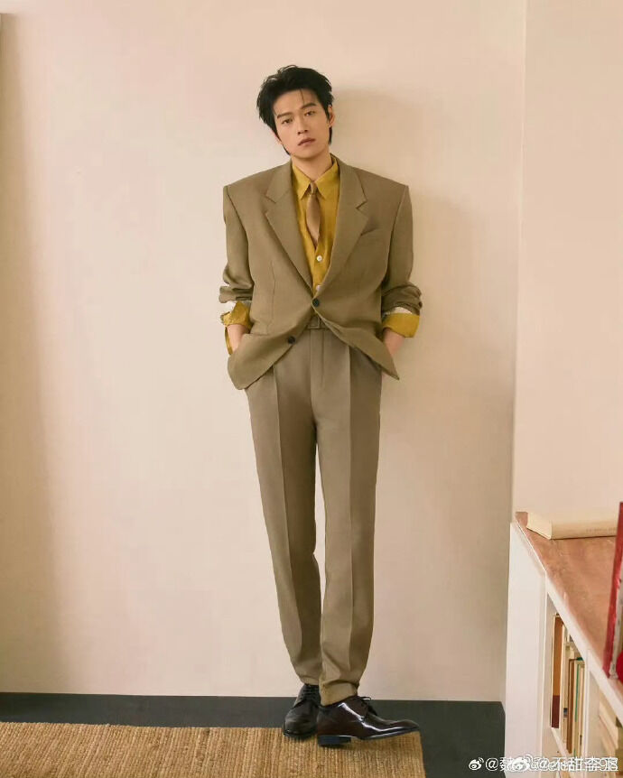 ▲微博之夜紅毯3男星撞衫。（圖／翻攝自微博）