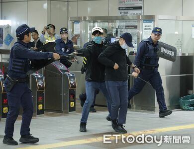 民眾嚇壞！雙北維安演習簡訊未註明「演練」　新北：認知落差