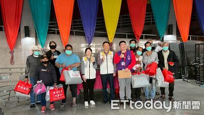 南投縣政府攜手人安基金會　春節前夕贈街友1600元紅包、年菜