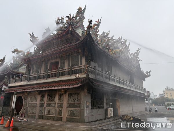 ▲▼雲林縣北港鎮武德宮清晨火警。（圖／記者游瓊華翻攝）