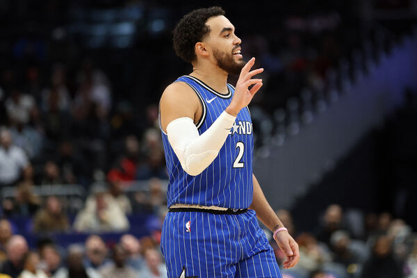 ▲本季多項數據創新低的瓊斯被交易至黃蜂。（圖／達志影像／美聯社）