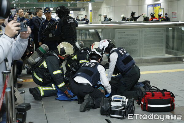 ▲▼台北市長蔣萬安視導跨縣市多捷運車站無差別攻擊危安實兵演練。（圖／記者湯興漢攝）