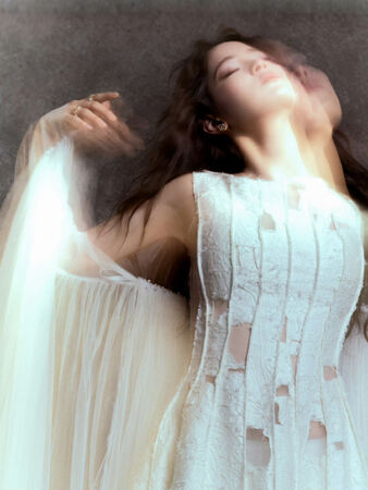 ▲歐陽娜娜露側乳。（圖／翻攝自微博）