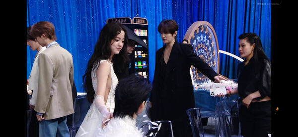 ▲歐陽娜娜露側乳。（圖／翻攝自微博）