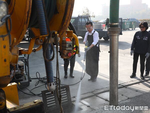 ▲▼  嘉義縣政府辦理環境清潔週 打照舒適整潔的新春賞燈環境  。（圖／嘉義縣政府提供）