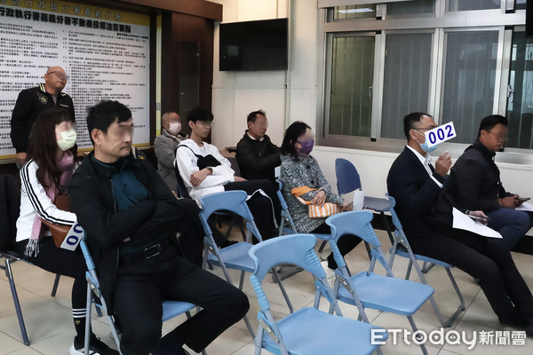 ▲▼   嘉義分署2月法拍會汽車競標火熱　日產轎車13萬起標、28.2萬元高價拍定   。（圖／法務部行政執行署嘉義分署提供）