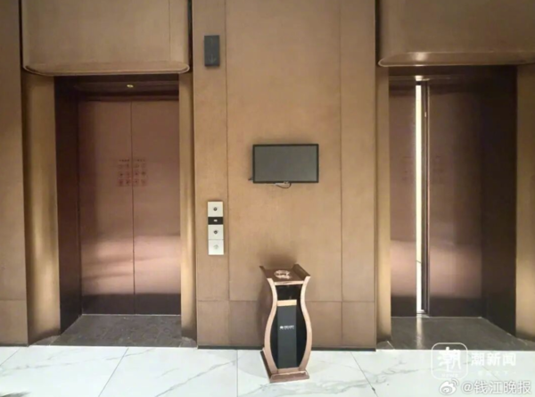 ▲▼馬先生直呼，下樓等電梯要花二十分鐘。（圖／翻攝自微博）