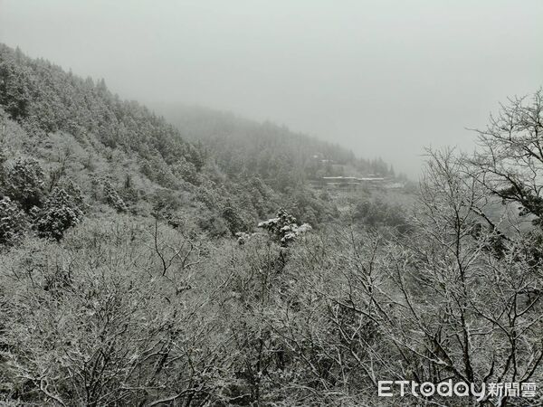 ▲▼太平山遊樂區站長林耀堂表示，就算下雪，只要檢查後不受影響，蹦蹦車一樣會營業。（圖／太平山遊樂區提供）