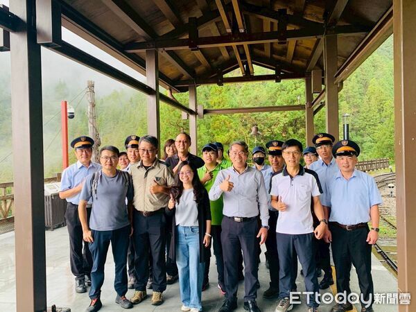 ▲▼太平山遊樂區站長林耀堂表示，因為團隊僅有15人，每個人至少肩負3項工作，駕駛也一樣。（圖／太平山遊樂區提供）