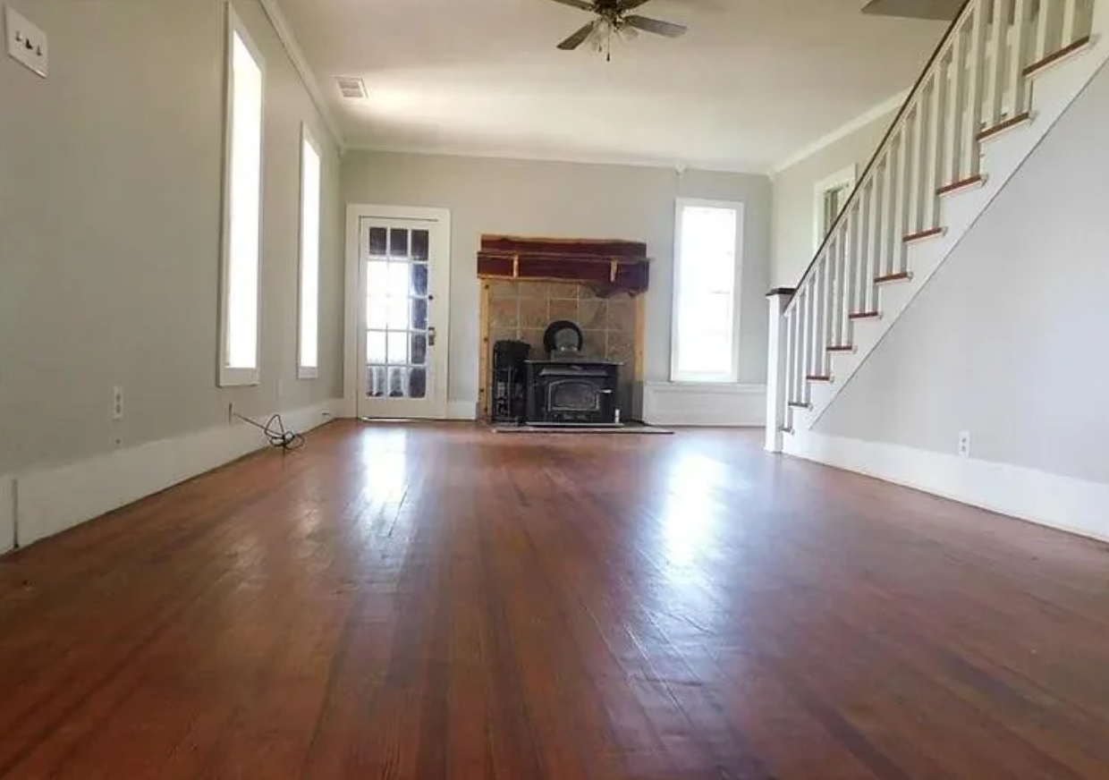 ▲▼全家看房！孩子崩潰哭鬧拒住　母改買別間「幾年後驚覺躲過死劫」。（圖／翻攝Reddit）