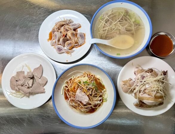 ▲▼台發切仔麵。（圖／部落客小虎食夢網授權提供）