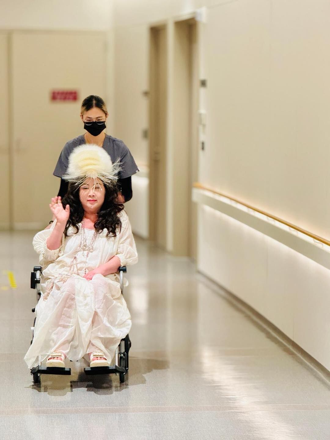 ▲▼陳文茜血管反覆感染「手術當場失敗」醫崩潰：太難了。（圖／翻攝自Facebook／文茜的世界周報 Sisy`s World News）