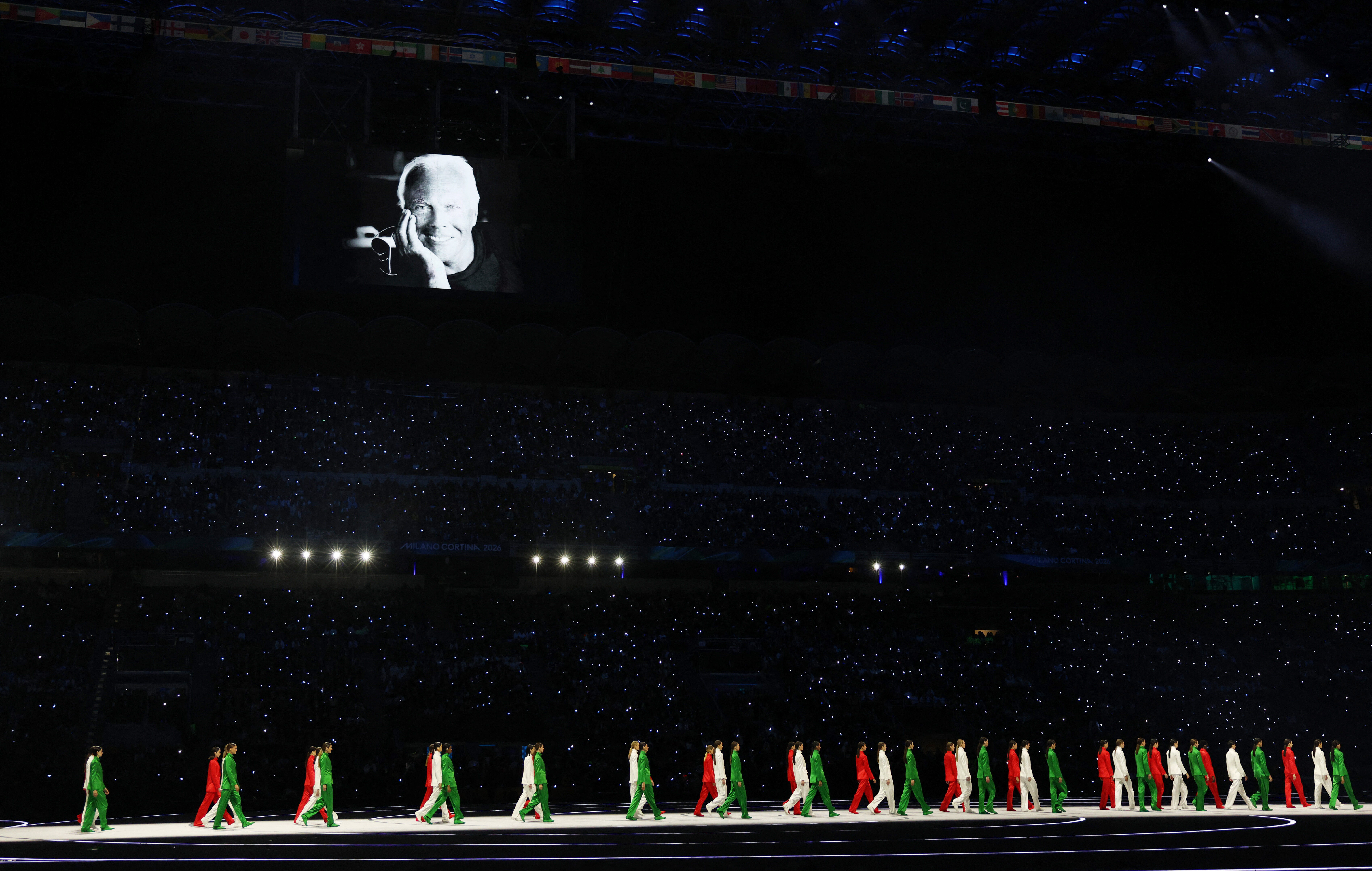 米蘭冬奧致敬亞曼尼：模特兒組成義大利國旗陣型