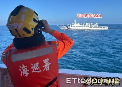 中國海警闖東沙限制水域　海巡雙艦近迫強勢攔截驅離