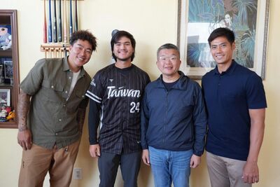 首披中華隊戰袍！龍恩征戰WBC　全家將總動員赴東京應援