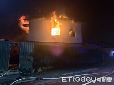 南投民宅倉庫凌晨大火　屋主嗆傷躲冷氣室外機上獲救