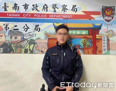 台南「警界彭于晏」正面曝！　幫妹子躲罰單、巧遇進房暢聊被停職