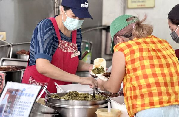 ▲▼春蘭割包。（圖／部落客小虎食夢網授權提供）