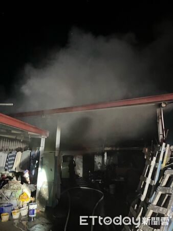 ▲台東市青海路發生火警，警消趕抵時火勢已十分猛烈，撲滅火勢後在屋內尋獲一名50歲男性死者。（圖／記者楊晨東翻攝）
