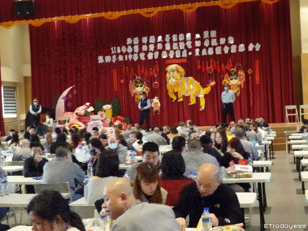 春節前團圓時刻 雲林二監454名收容人與家屬溫馨相聚