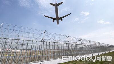 高雄小港機場全新圍牆「透視化」變身　最佳看飛機地點曝光