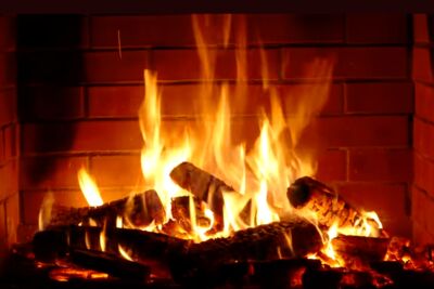 躺著賺4千萬！　神秘YTR靠「壁爐燃燒影片」9年狂吸1.5億觀看