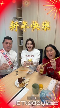 ▲▼（過年留稿）3藍委合體秀調酒，親揭不宿醉秘密武器     。（圖／陳菁徽辦公室提供）