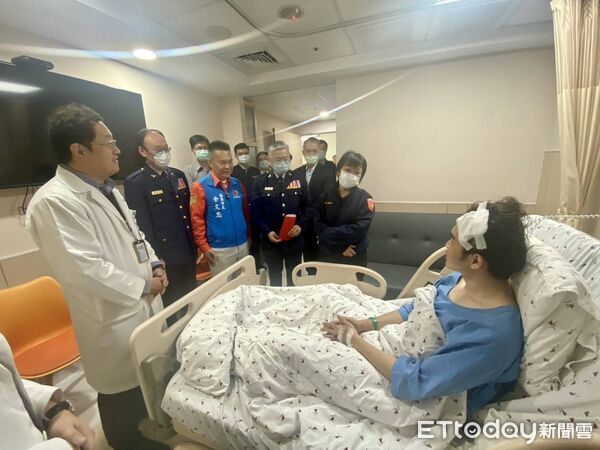 ▲朱員遭鍾嫌持刀砍向頭部，所幸目前傷勢已好轉，轉至一般病房持續治療。（圖／翻攝自Facebook／衛生福利部苗栗醫院）