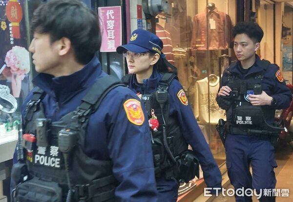 ▲為防制宵小覬覦銀樓，桃警編編排警網綿密巡邏，增加見警率。（圖／桃園警分局提供）