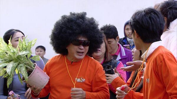 ▲胡瓜跟民眾玩遊戲超級爆笑。（圖／民視提供）