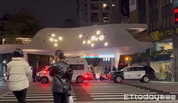 ▲▼北捷中山站深夜又出事。（圖／Threads網友captainhamu授權提供，請勿隨意翻拍以免侵權）