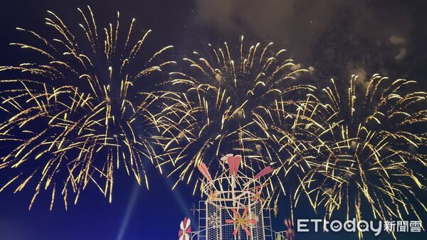 ▲▼2026花蓮太平洋燈會《花現騎蹟・光躍洄瀾》於花蓮市日出大道盛大開幕。（圖／花蓮縣政府提供，下同）