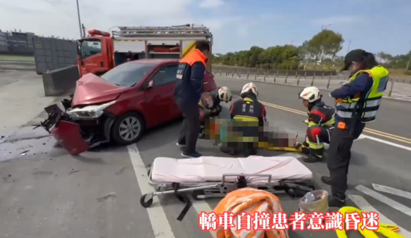 ▲▼             雲林一名67歲婦人不明原因駕車自撞，傷重不治。（圖／翻攝自斗六消防分隊臉書）