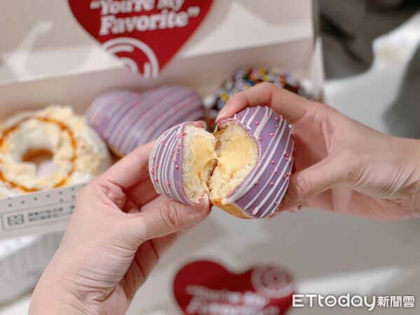 ▲▼Krispy Kreme推情人節限定口味「心意滿滿」 。（圖／記者蕭筠攝）