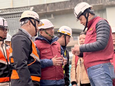 自來水管遭挖破50公分「上萬戶受影響」 侯友宜指示明早搶修完畢