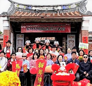 豪宅風波後首同框！謝衣鳯、陳素月「C位同台」　齊為家扶兒送暖